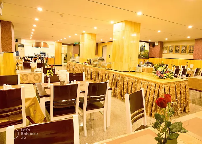 Golden Rain 2 Hotel