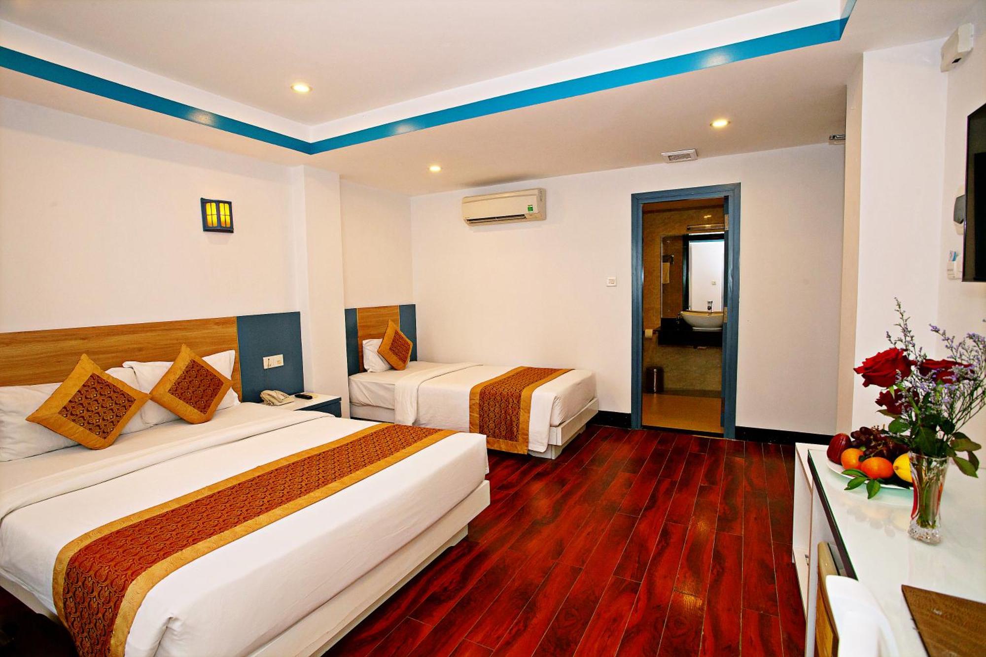 Golden Rain 2 Hotel